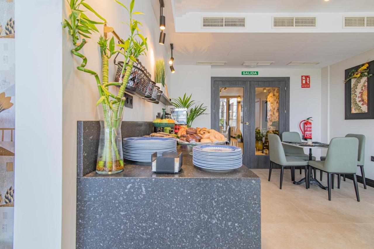 Vesci Faventia Hotel Huetor Tajar Bagian luar foto