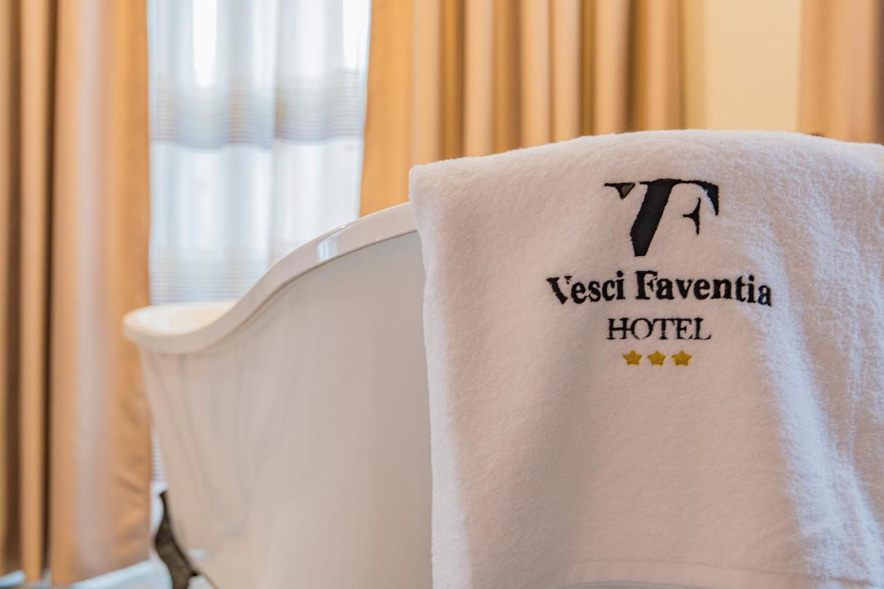 Vesci Faventia Hotel Huetor Tajar Bagian luar foto